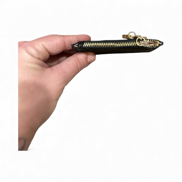 Victoria’s Secret Black Quilted Card Holder with Gold Accent - Picture 4 of 5